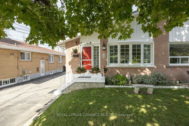 2 Ailsa Craig Crt, House attached with 7 bedrooms, 2 bathrooms and 5 parking in North York ON | Image 4