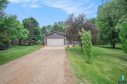 27033 Revilo Pl, Sioux Falls, SD, 57108-8308 | Card Image