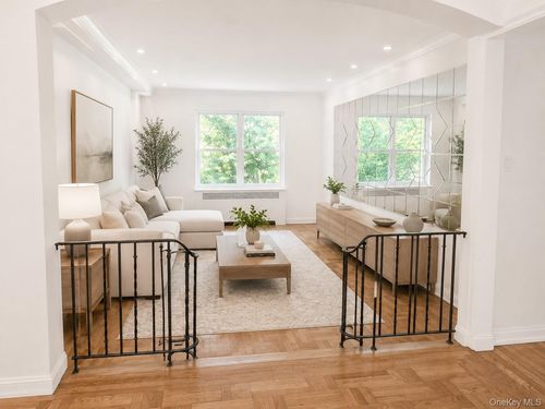 3h-72-15 37th Avenue, New York, NY, 11372 | Card Image