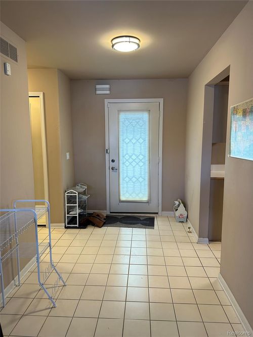 2753 Maitland Dr, Ann Arbor, MI, 48105-1586 | Card Image