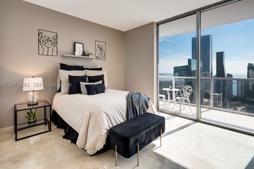 4009-1060 Brickell Ave, Miami, FL, 33131-3928 | Card Image