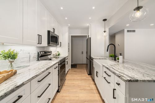 b-335 Heritage Vlg, Southbury, CT, 06488 | Card Image