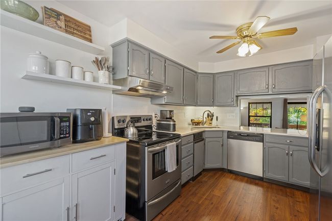 587 Thorncliffe Dr, Townhouse with 2 bedrooms, 3 bathrooms and 2 parking in Pittsburgh PA | Image 12