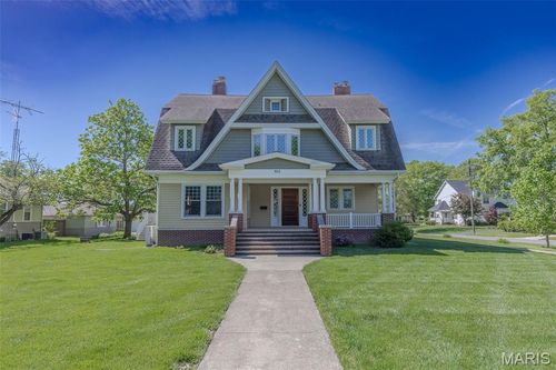 905 E 1st North St, Carlinville, IL, 62626-1520 | Card Image