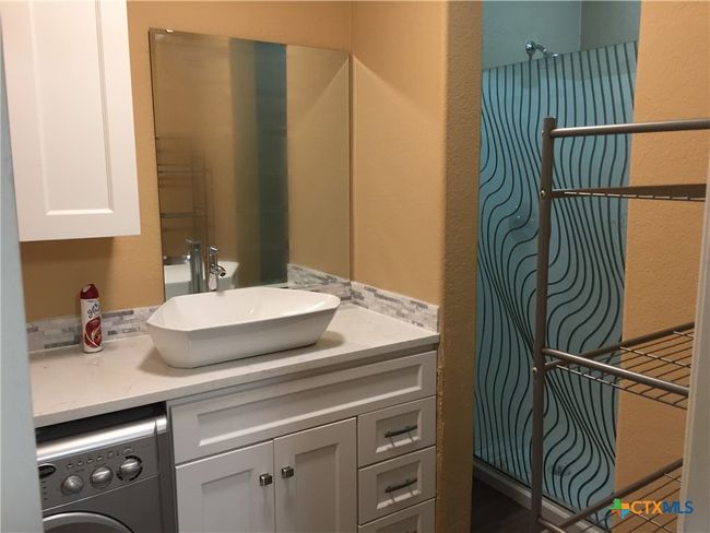 APT-101 - 4841 Highway 35 N, Condo with 2 bedrooms, 1 bathrooms and null parking in Rockport TX | Image 12