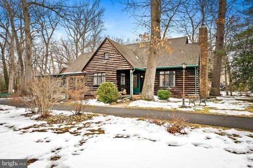 181 E Ward St, Hightstown, NJ, 08520-3305 | Card Image