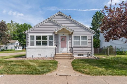 716 22nd Ave N, Clinton, IA, 52732-2126 | Card Image