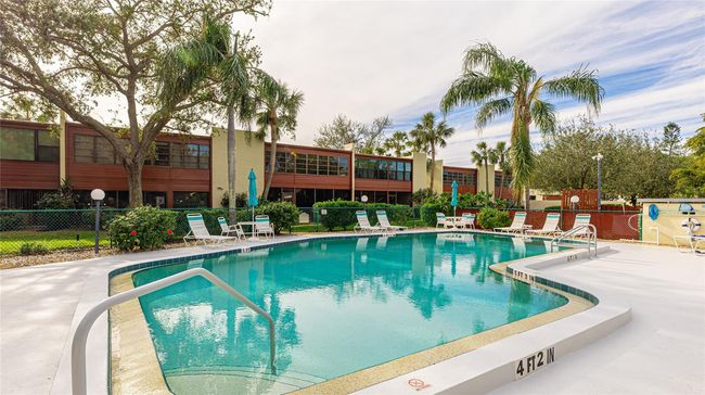 527 Spring Lakes Blvd, Condo with 2 bedrooms, 2 bathrooms and null parking in BRADENTON FL | Image 34