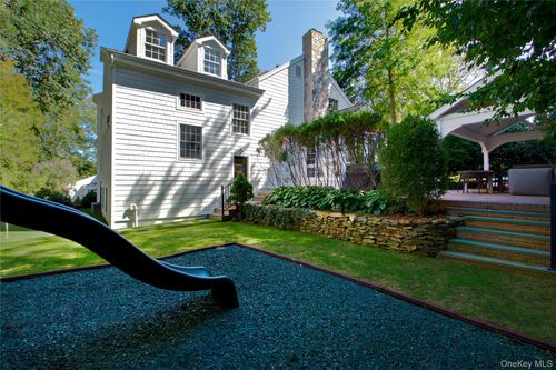 39 Squirrel Hill Rd, Roslyn Heights, NY, 11577-1614 | Card Image