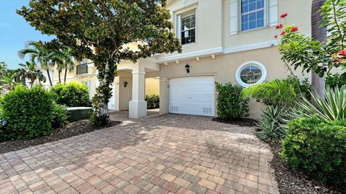 1531 Burgos Dr, SARASOTA, FL, 34238-2711 | Card Image