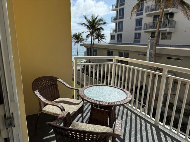APT-305 - 1161 Hillsboro Mile, Condo with 2 bedrooms, 2 bathrooms and null parking in Hillsboro Beach FL | Image 15