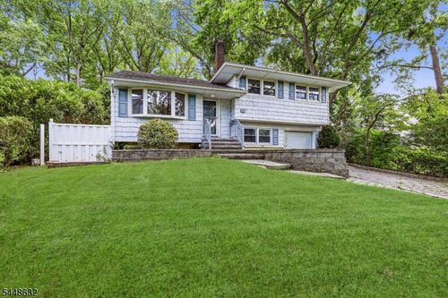 51 Union County Pkwy, Clark, NJ, 07066-1917 | Card Image