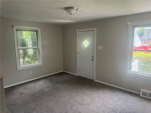 549 Farnsworth Ave, Clairton, PA, 15025-1019 | Card Image