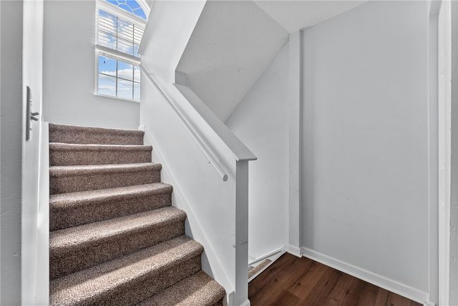 206 Mountain Dr, Townhouse with 3 bedrooms, 3 bathrooms and 2 parking in Carnegie PA | Image 15