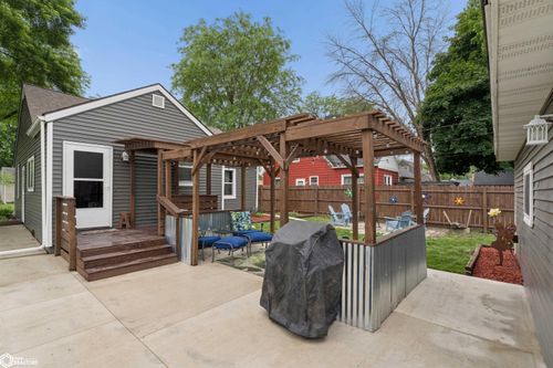 962 15th Pl Ne, Mason City, IA, 50401-1424 | Card Image