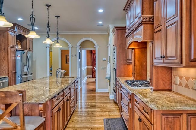 122 Fairway Acres Dr, Home with 7 bedrooms, 5 bathrooms and 3 parking in Dunmor KY | Image 27