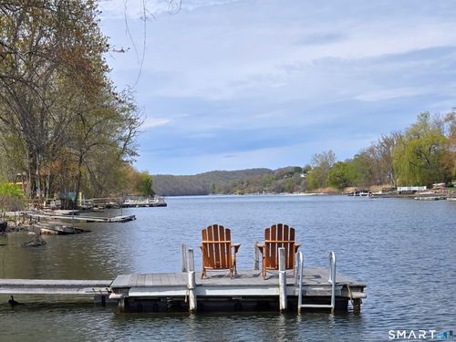 18 N Lake Shore Dr, Brookfield, CT, 06804-1420 | Card Image