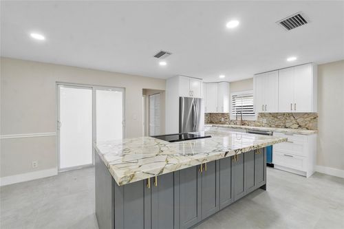 828 Johnson St, Hollywood, FL, 33019-1132 | Card Image