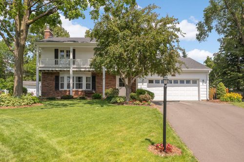 4653 Heritage Hills Cir, Bloomington, MN, 55437-2855 | Card Image