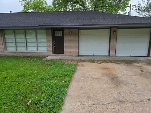 117 Lazy Ln, Lake Jackson, TX, 77566-4706 | Card Image