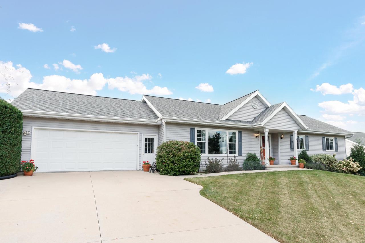 Wedgewood Ln, Fond Du Lac, WI 54935