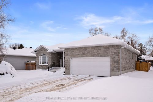 1017 Massie Dr, Prescott, ON, K0E1T0 | Card Image