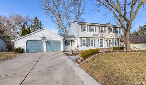 13455 Independence Ave, Shelby Twp, MI, 48315-4732 | Card Image