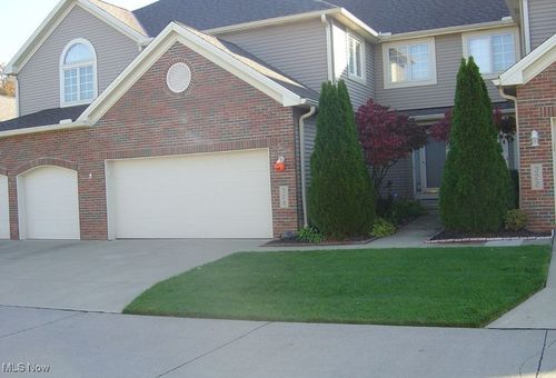 324 Buttermere Ln, Amherst, OH, 44001-3415 | Card Image