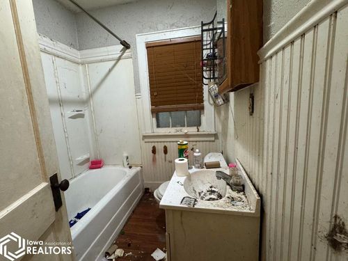 421 S Ransom Street, Ottumwa, IA, 52501 | Card Image