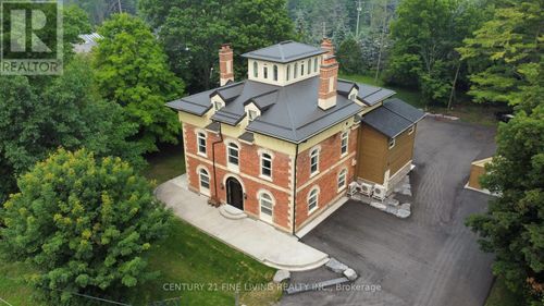 101-1614 Ridge Rd E, Oro Medonte, ON, L0L1T0 | Card Image