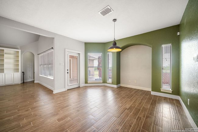 7006 Robin Hood Way, House other with 3 bedrooms, 3 bathrooms and null parking in Schertz TX | Image 13