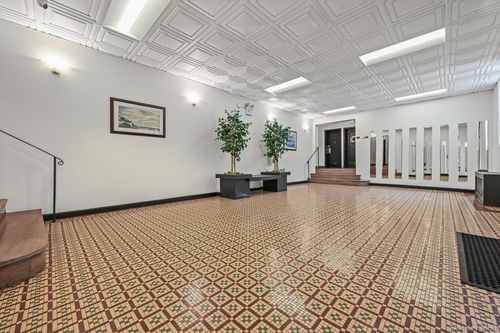 c1-185 Atlantic Ave, Hempstead, NY, 11550-1137 | Card Image