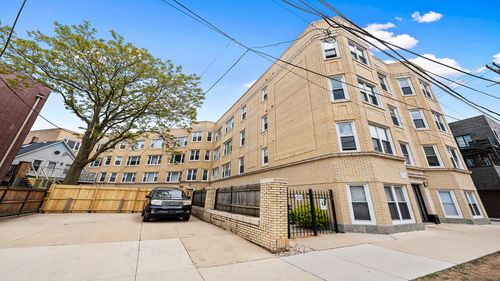 2s-3215 Francisco Ave, Chicago, IL, 60618-5838 | Card Image