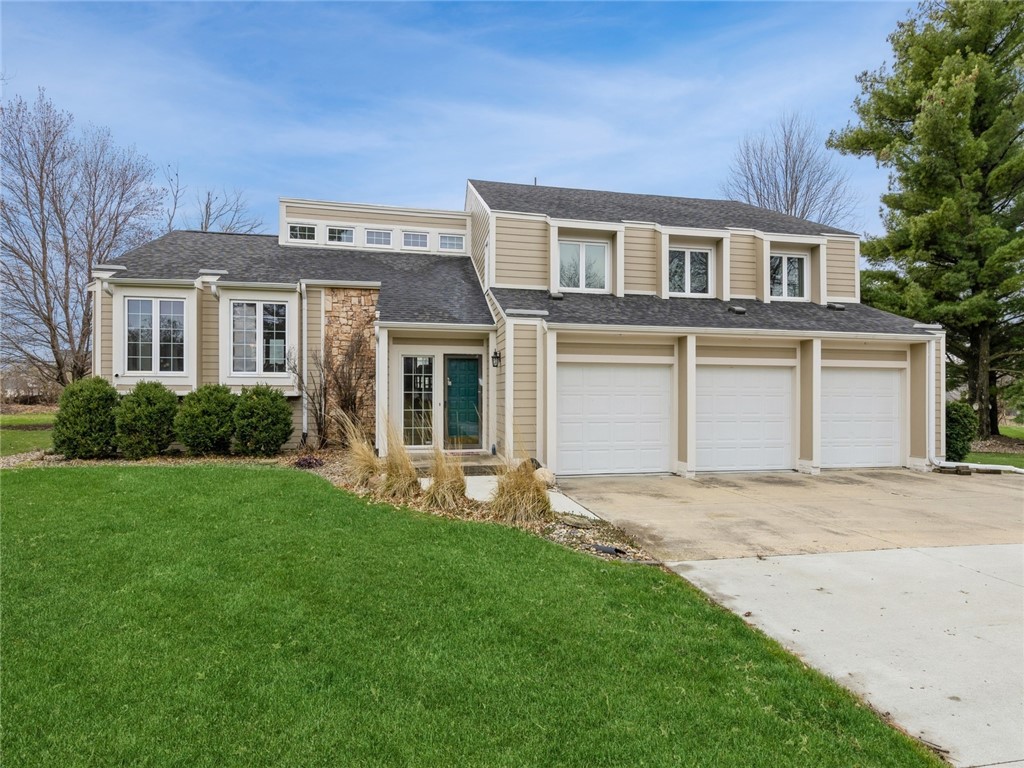 Browns Woods Pl, West Des Moines, IA 50265
