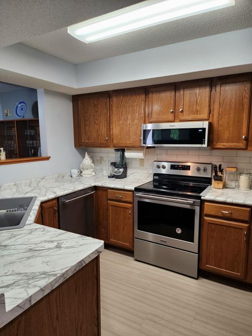 217-520 5th St Sw, Willmar, MN, 56201-3288 | Card Image
