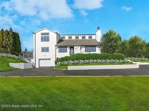51 Cheviot Road, South Hampton, NY, 11968 | Card Image