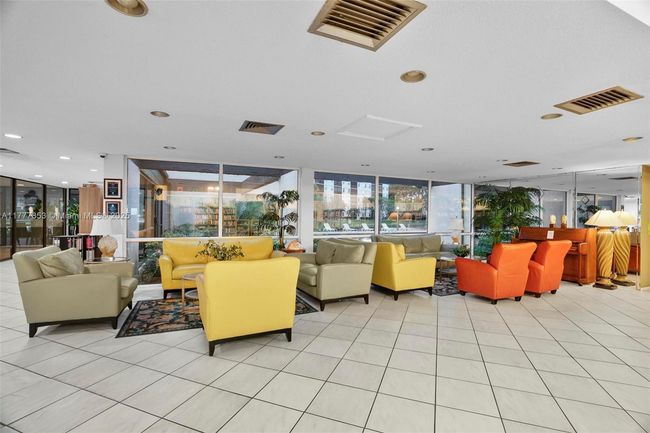 APT-222B - 2313 S Cypress Bend Dr, Condo with 2 bedrooms, 2 bathrooms and null parking in Pompano Beach FL | Image 19