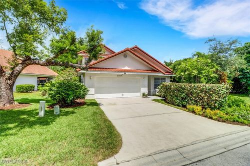 4787 Europa Dr, NAPLES, FL, 34105-5643 | Card Image