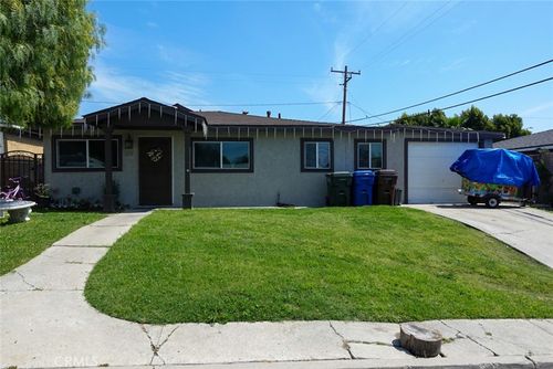 318 Lochmere Ave, La Puente, CA, 91744-6143 | Card Image