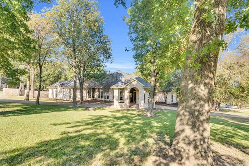 141 Chambers Dr, Italy, TX, 76651-3508 | Card Image