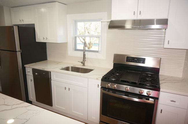 R - 301 Concord Rd, House other with 1 bedrooms, 1 bathrooms and 2 parking in Wayland MA | Image 5
