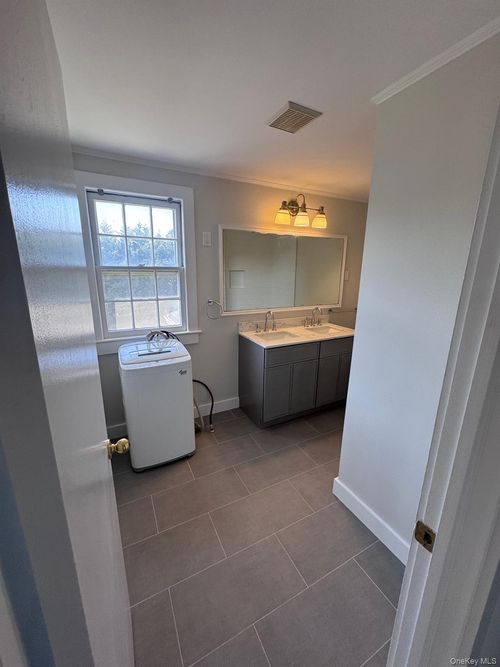 ph-323 Mill Rd, Westhampton Beach, NY, 11978-2013 | Card Image