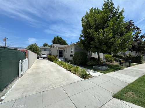 2306 Via Catalina, Burbank, CA, 91504 | Card Image