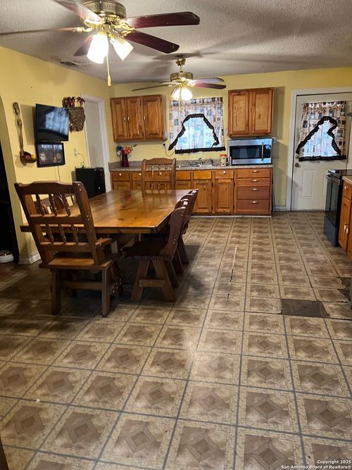 514 Redfern Dr, San Antonio, TX, 78264-9615 | Card Image