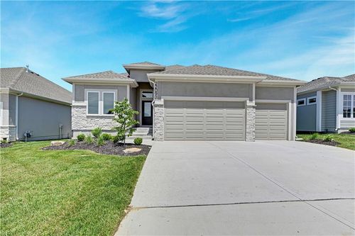 22092 W 94th Ter, Lenexa, KS, 66220 | Card Image