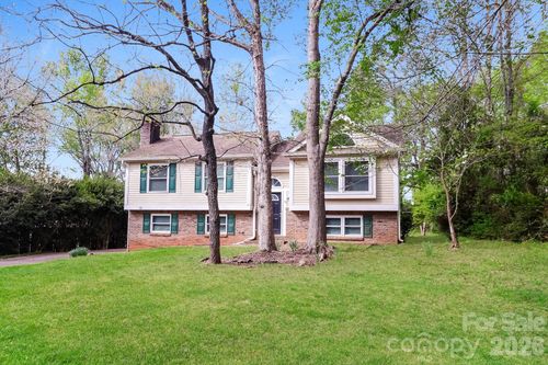 9111 Touchstone Ln, Charlotte, NC, 28227-2654 | Card Image
