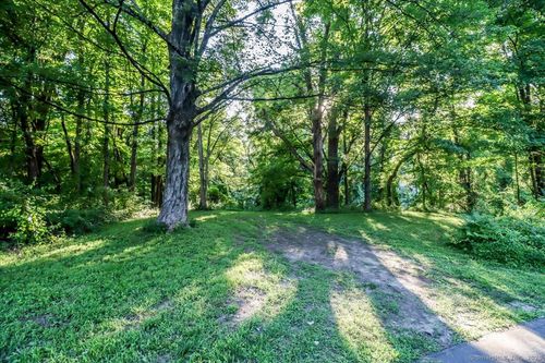 23 Farrell Rd, Newtown, CT, 06470-1206 | Card Image