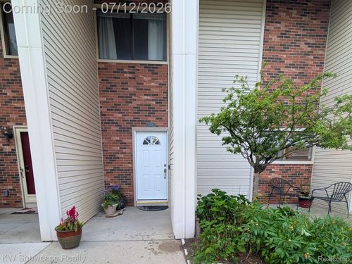 6164 Palomino Ct, West Bloomfield, MI, 48322-1252 | Card Image