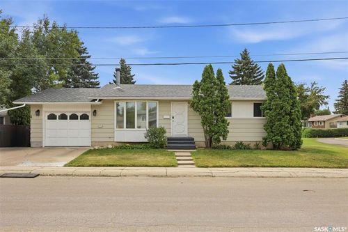 1535 Laura Ave, Saskatoon, SK, S7N2R8 | Card Image