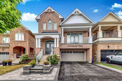 42 Grayleaf Dr, Stouffville, ON, L4A1S8 | Card Image